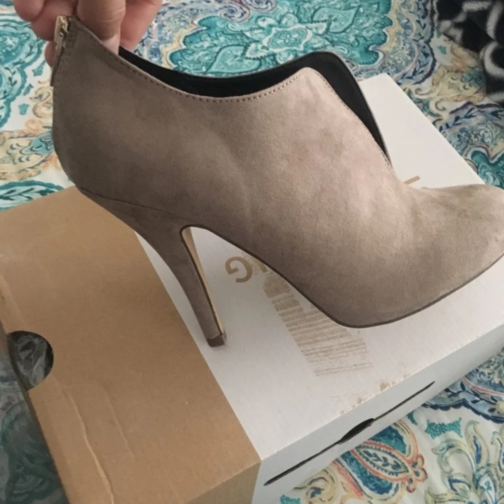 Taupe closed heels